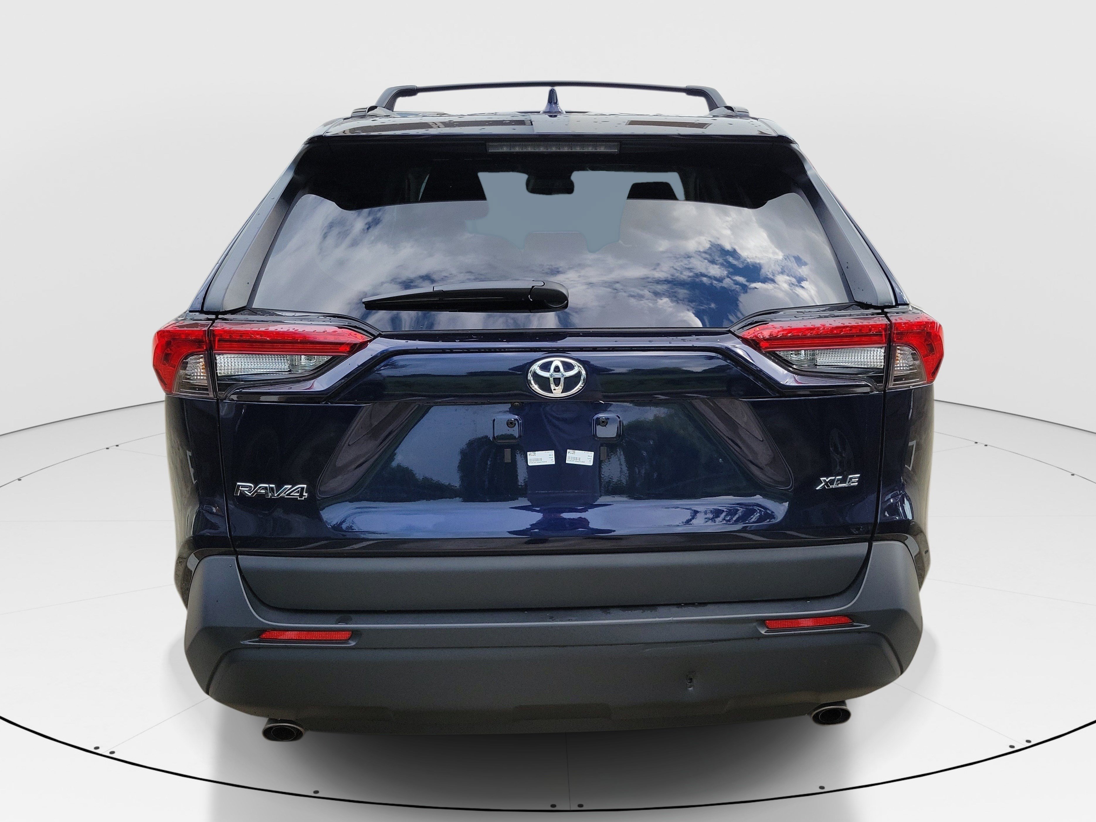 Used 2025 Toyota RAV4 XLE Premium FWD image 6