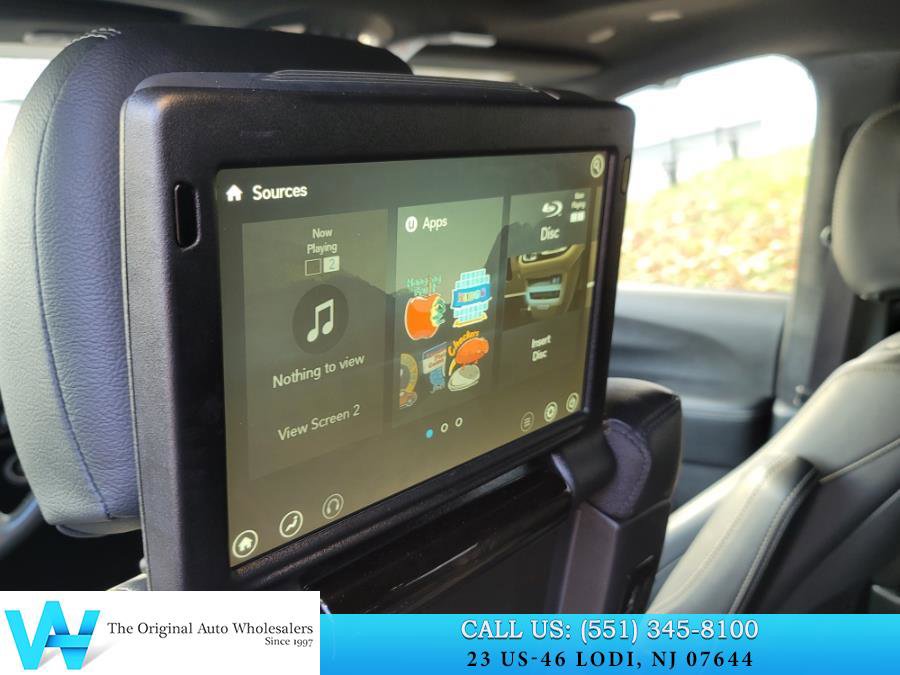 Used 2020 Chrysler Pacifica Touring-L Plus w/ S Appearance Package image 15