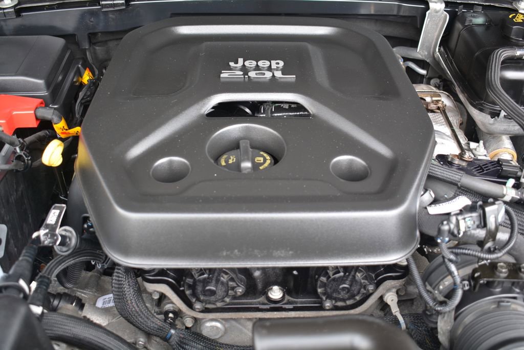 Used 2021 Jeep Wrangler Unlimited Sahara w/ Cold Weather Group AWD/4WD image 28