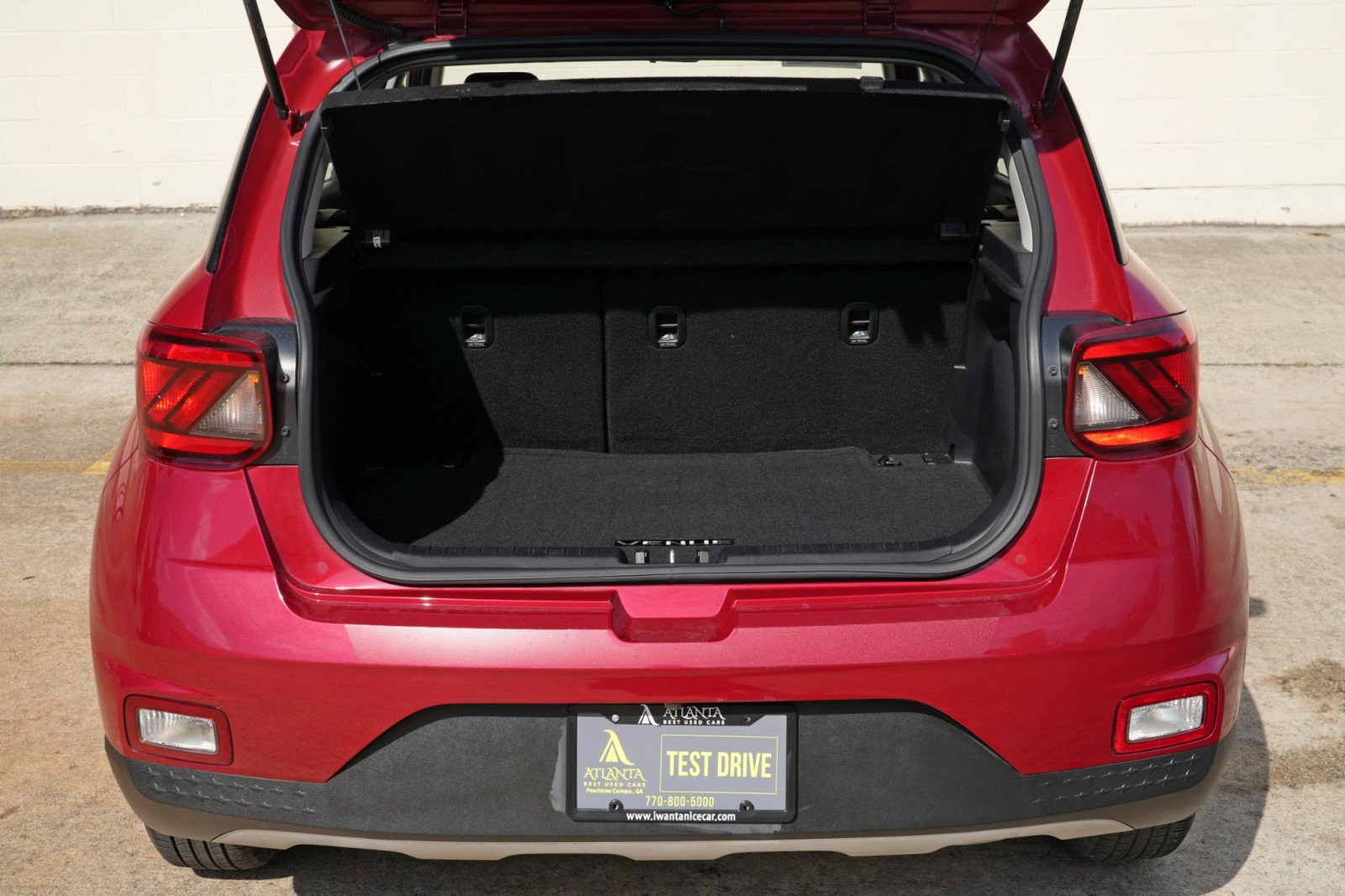 Used 2020 Hyundai Venue SE FWD image 9