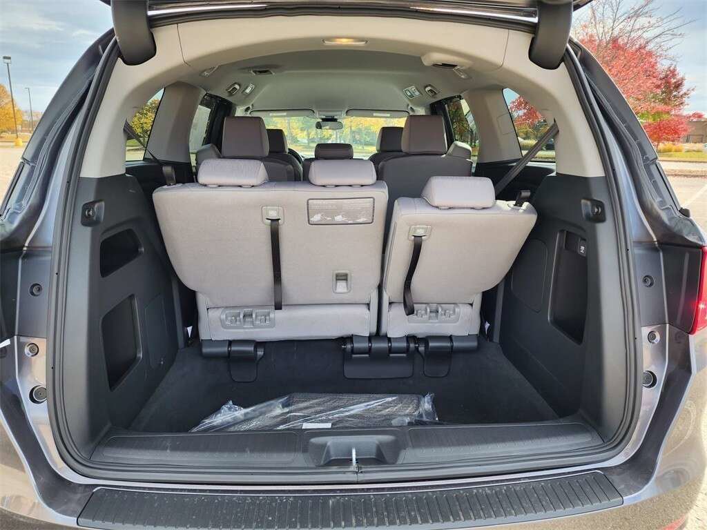 Certified 2024 Honda Odyssey EX image 20
