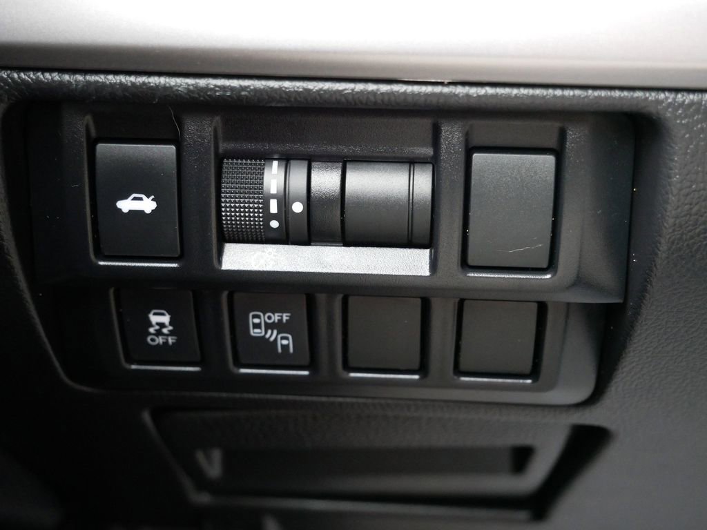 Used 2015 Subaru Legacy 2.5i Limited image 22