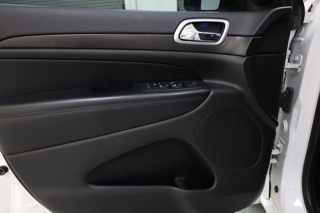 Used 2017 Jeep Grand Cherokee Altitude image 30