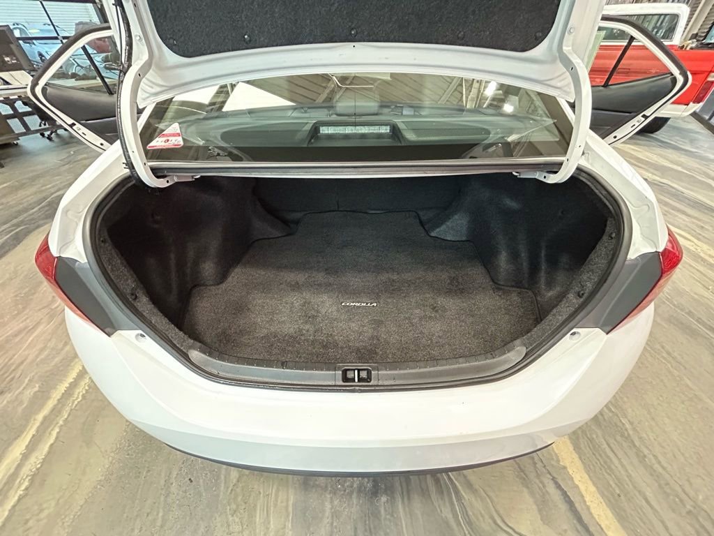 Used 2017 Toyota Corolla SE w/ Carpet Mat Package (TMS) image 44