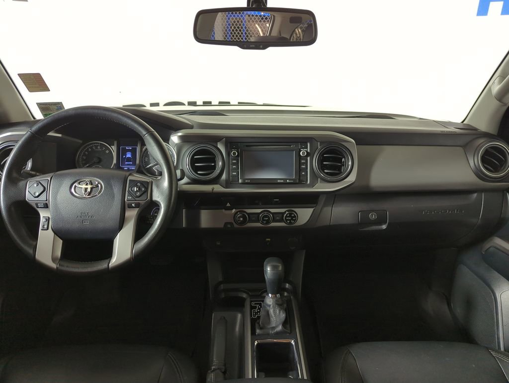 Used 2016 Toyota Tacoma SR5 w/ SR5 Appearance Package (SN) RWD image 10