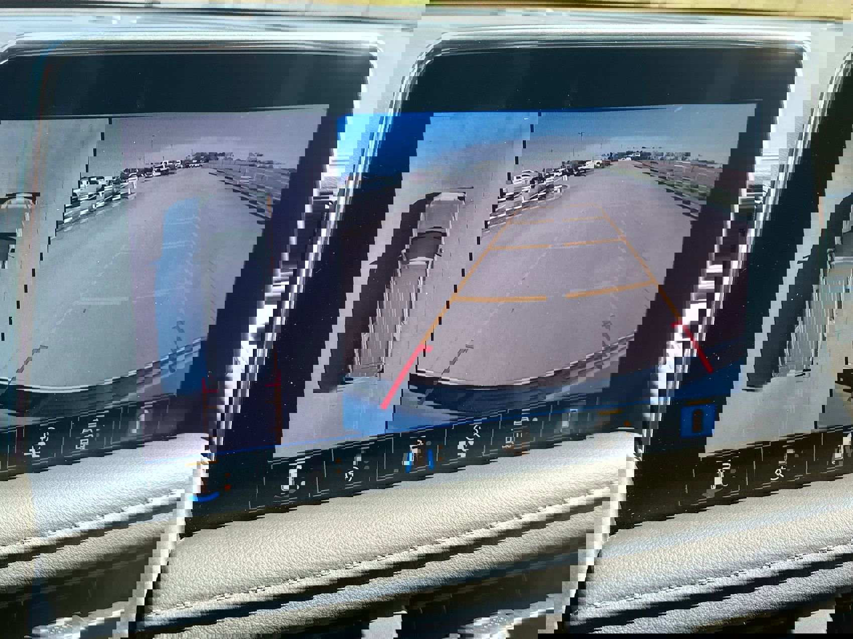 Used 2021 Chevrolet Suburban Z71 w/ Z71 Off-Road Package image 16