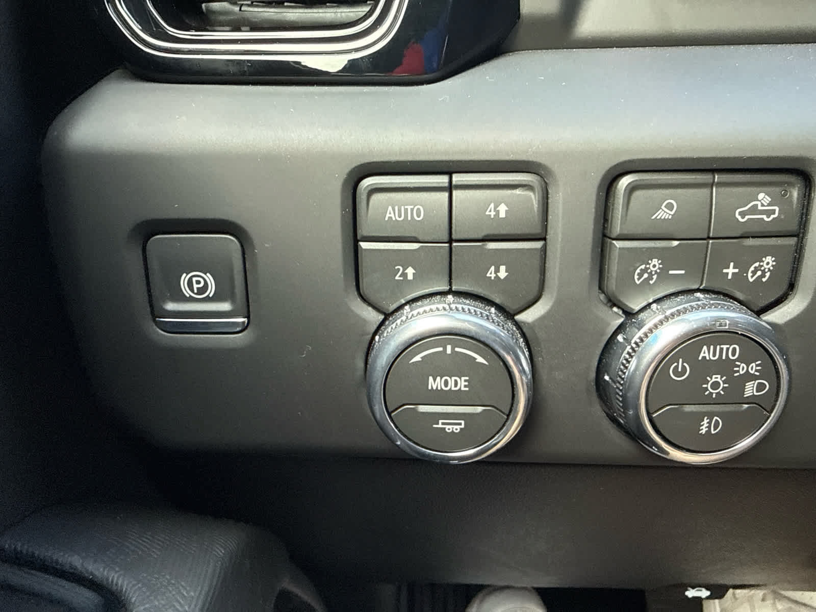 Used 2026 GMC Sierra 2500 AT4X w/ LPO, Black Badging Package AWD/4WD image 32