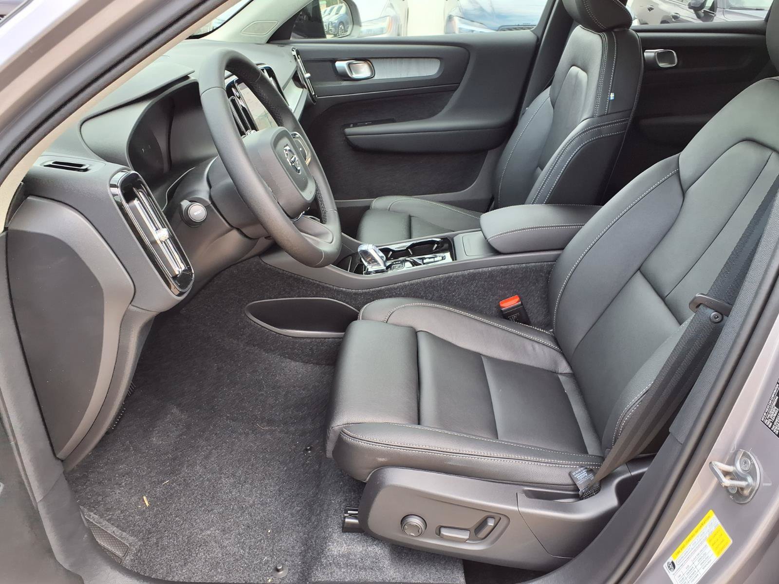 New 2026 Volvo XC40 B5 Plus w/ Protection Package Premier AWD/4WD image 13