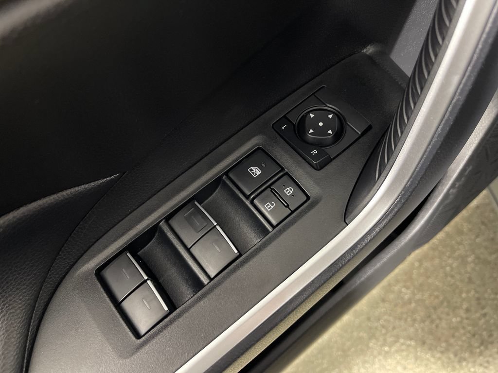 Certified 2025 Toyota RAV4 XLE w/ Convenience Package FWD image 16