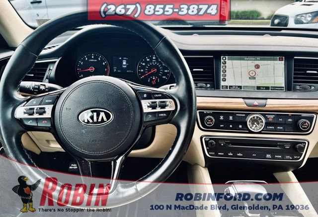Used 2017 Kia Cadenza Premium w/ Luxury Package FWD image 11