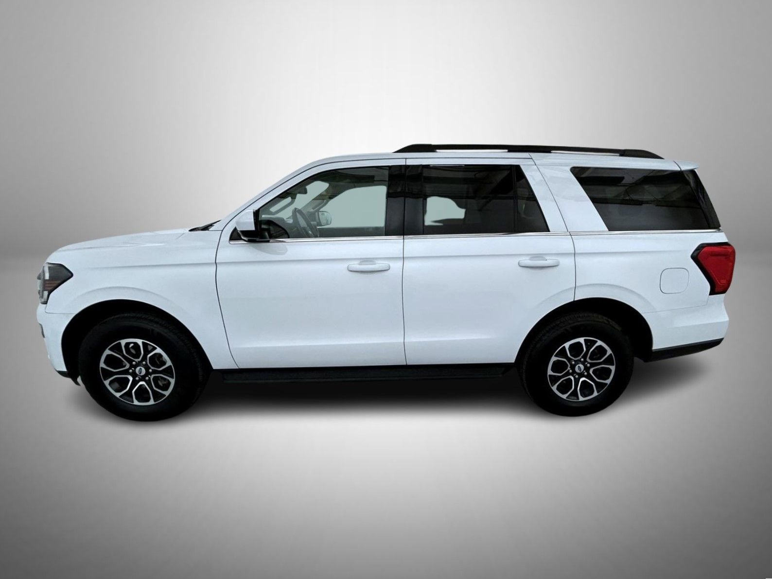 Used 2024 Ford Expedition XLT image 8