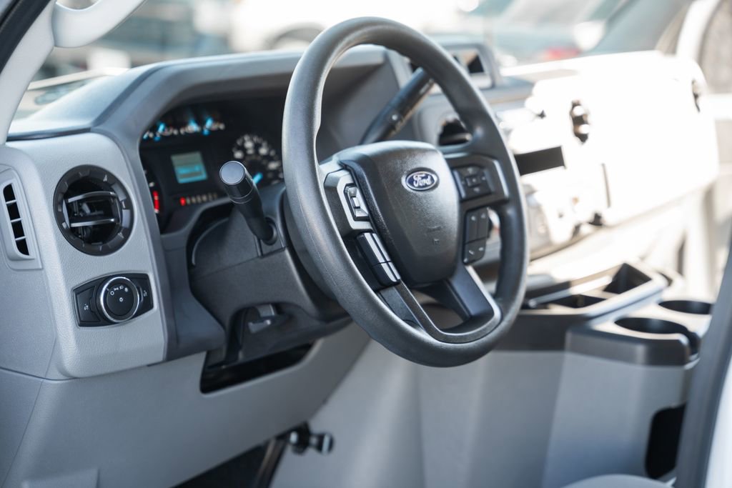 Certified 2023 Ford E-450 and Econoline 450 Super Duty w/ Power Windows & Locks Group image 20