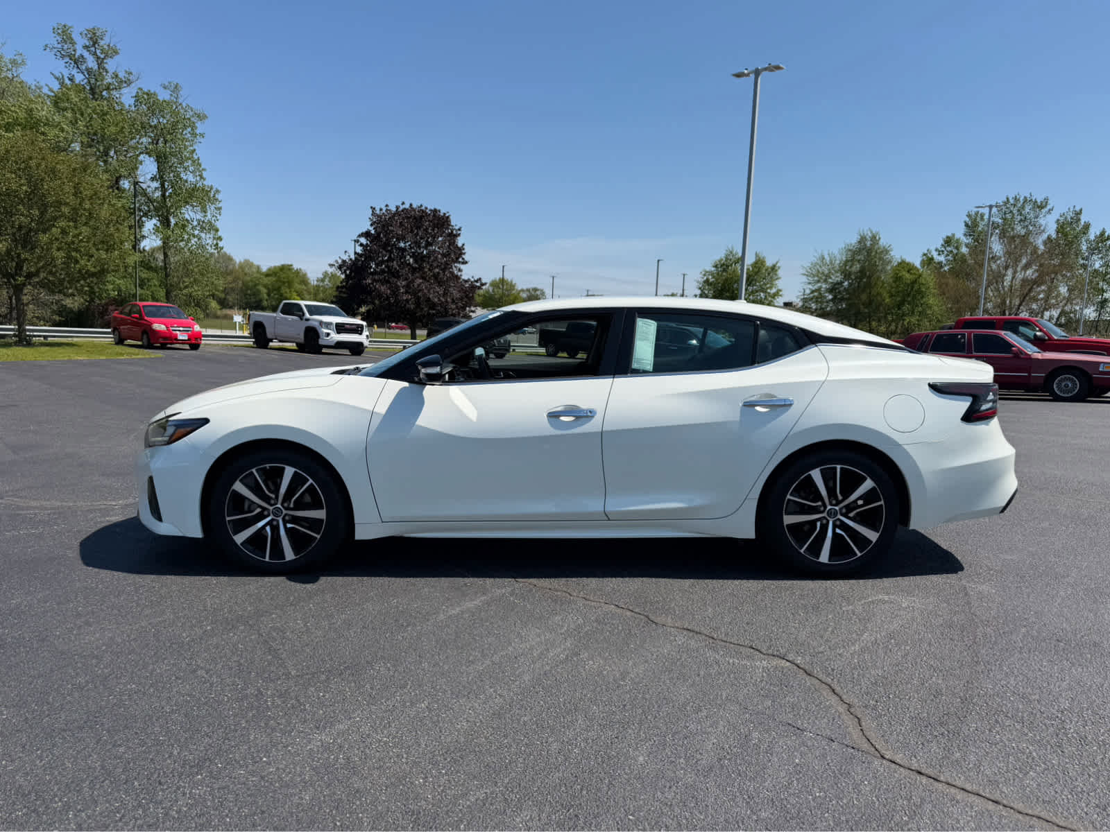 Used 2023 Nissan Maxima SV w/ Floor Mat Group FWD image 4