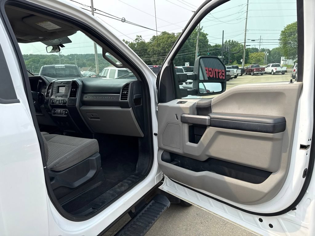 Used 2019 Ford F250 XLT w/ Snow Plow Prep Package AWD/4WD image 32