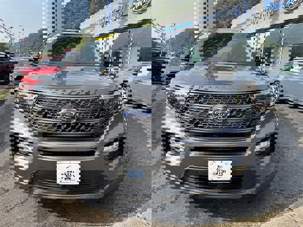 Used 2022 Ford Explorer XLT w/ Equipment Group 202A image 11