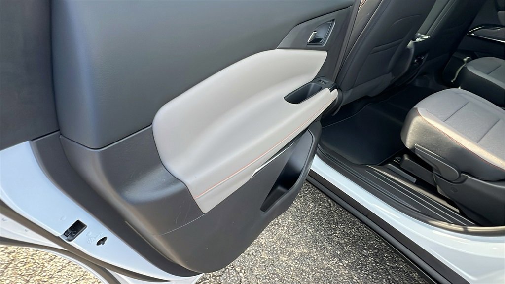 New 2026 Chevrolet Traverse LT image 16