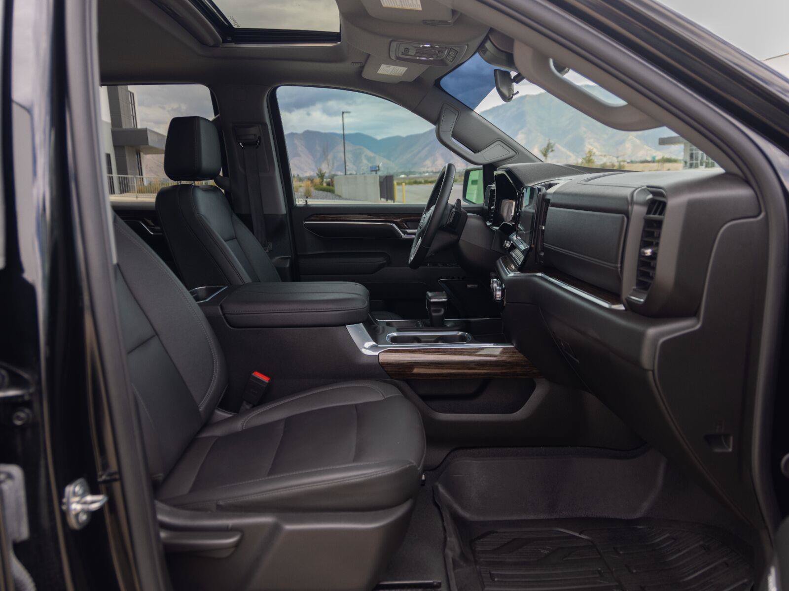 Used 2024 GMC Sierra 1500 Elevation w/ Elevation Premium Package AWD/4WD image 33