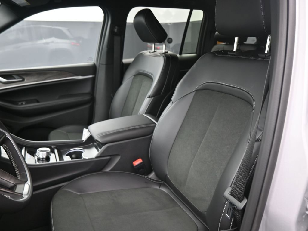 New 2026 Jeep Grand Cherokee Altitude image 19