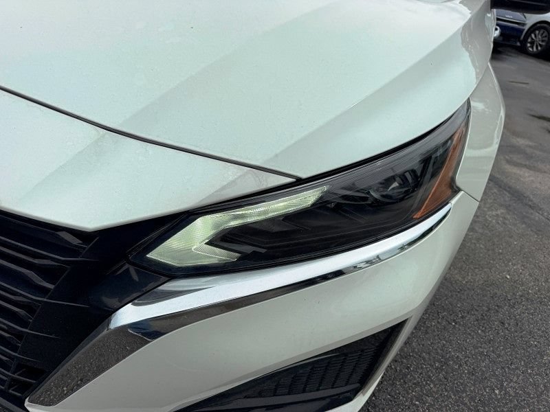Used 2024 Nissan Altima 2.5 SV FWD image 11