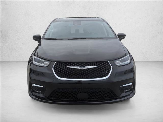 Used 2024 Chrysler Pacifica Touring-L FWD video 2