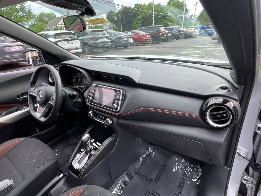Used 2020 Nissan Kicks SR FWD image 12