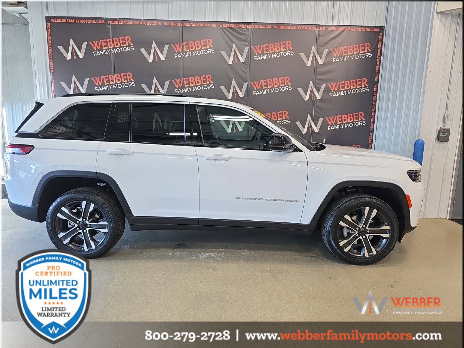 New 2027 Jeep Grand Cherokee Limited AWD/4WD image 3