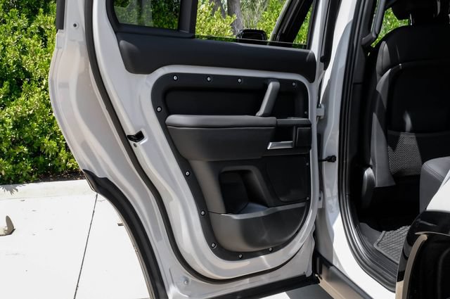 New 2026 Land Rover Defender 110 X-Dynamic SE AWD/4WD image 54