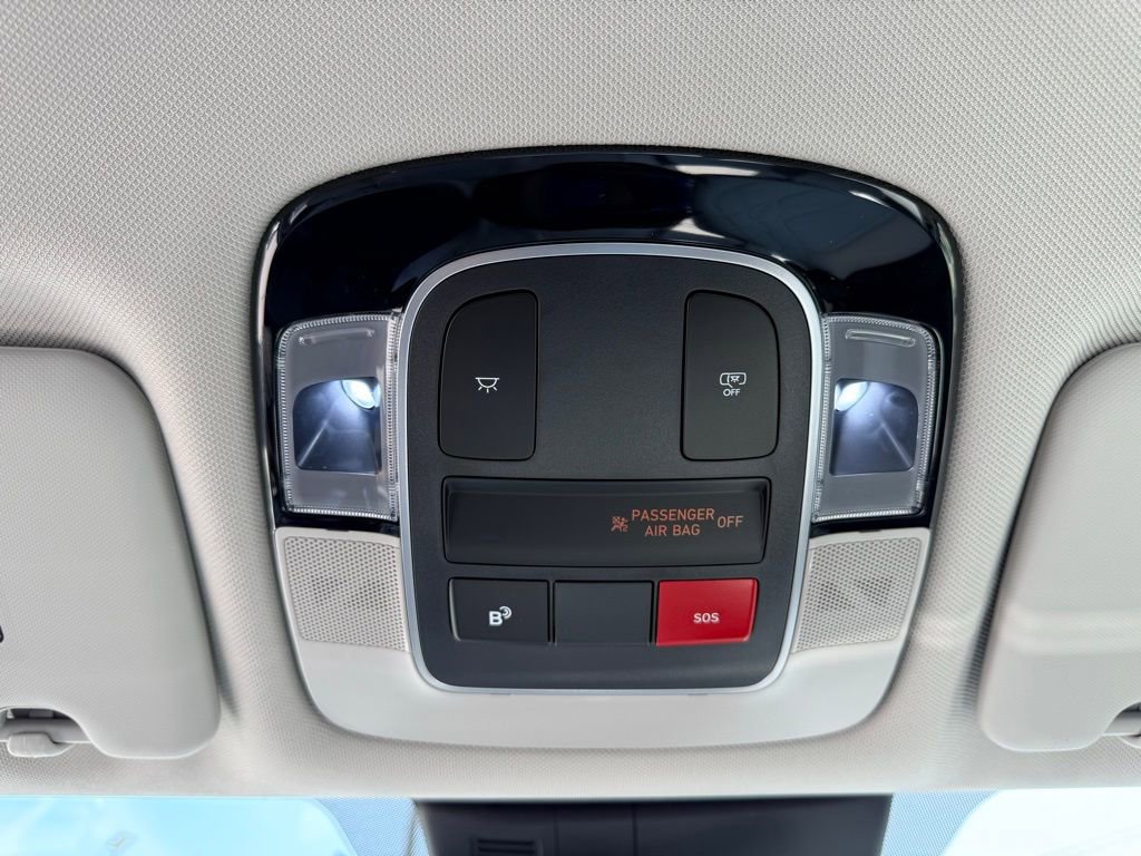 Used 2025 Hyundai Tucson SE image 31