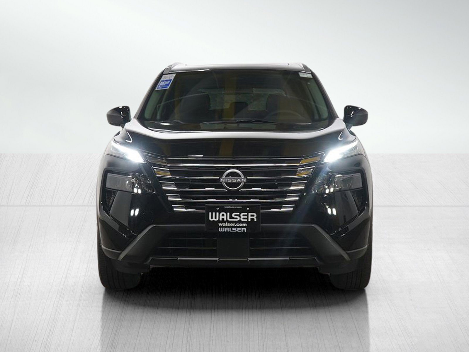 Used 2024 Nissan Rogue SV w/ SV Premium Package image 8