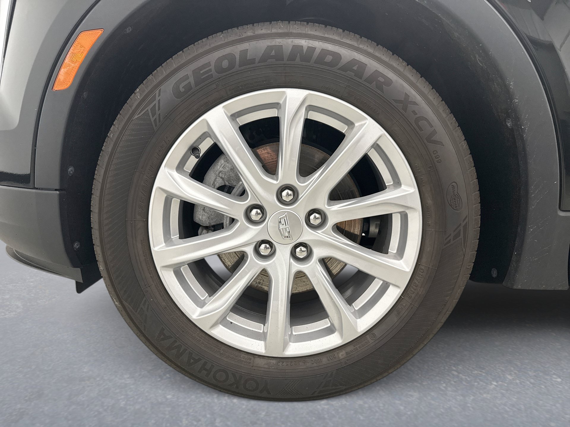 Used 2023 Cadillac XT4 Luxury w/ Cold Weather Package AWD/4WD image 27