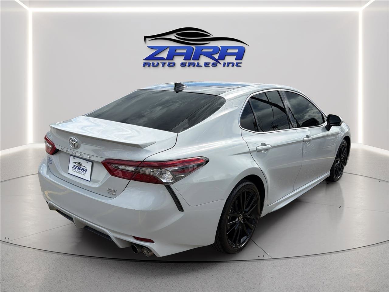 Used 2024 Toyota Camry XSE w/ Cold Weather Package AWD/4WD image 7