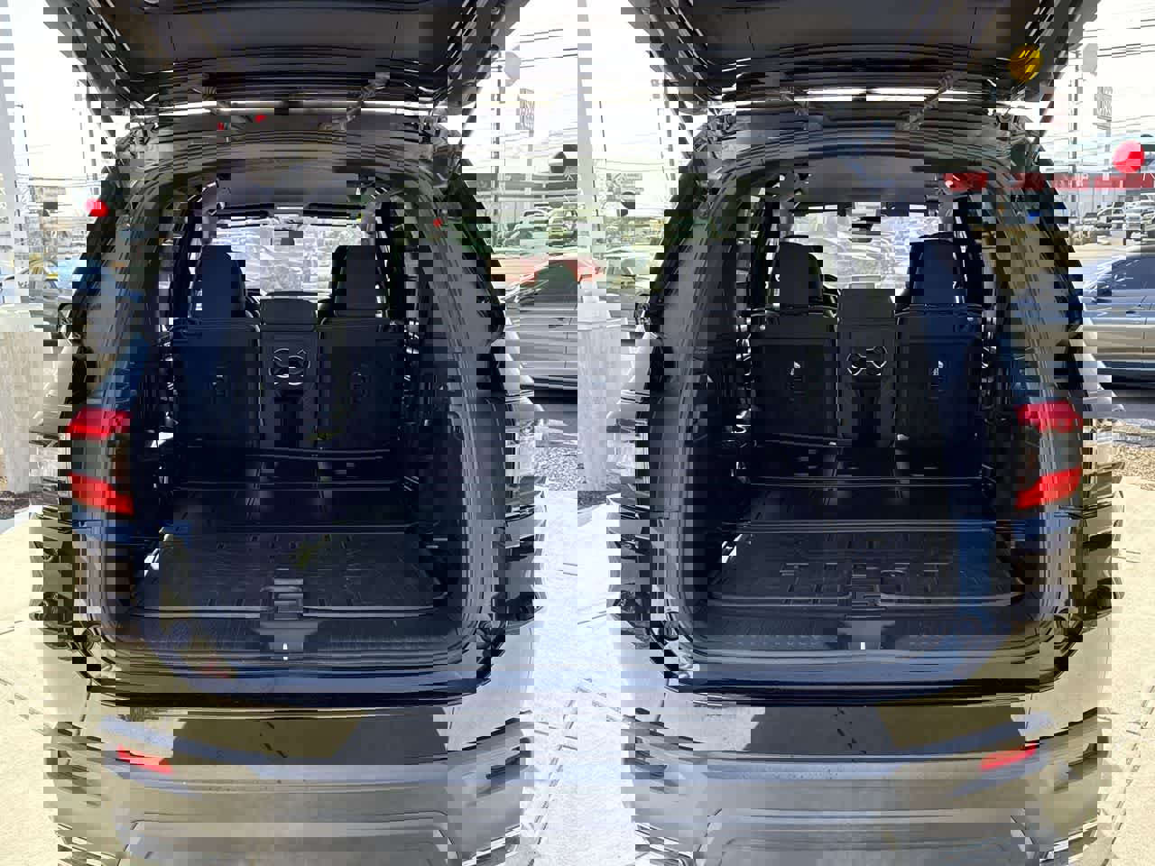 Used 2023 Honda Pilot Sport image 6