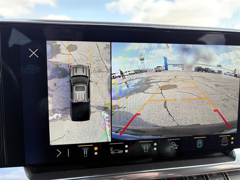 Used 2023 Chevrolet Silverado 1500 High Country w/ Technology Package image 17