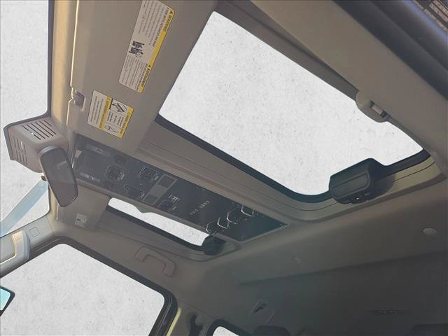 Used 2024 INEOS Grenadier Station Wagon AWD/4WD image 12