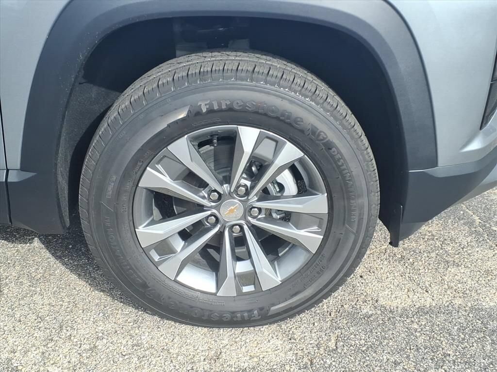 New 2027 Chevrolet Equinox LT w/ Convenience Package II FWD image 11