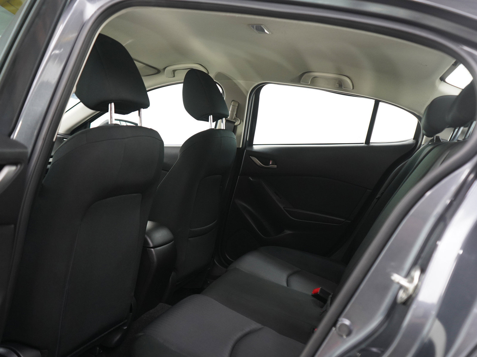 Used 2015 MAZDA MAZDA3 i Sport FWD image 16