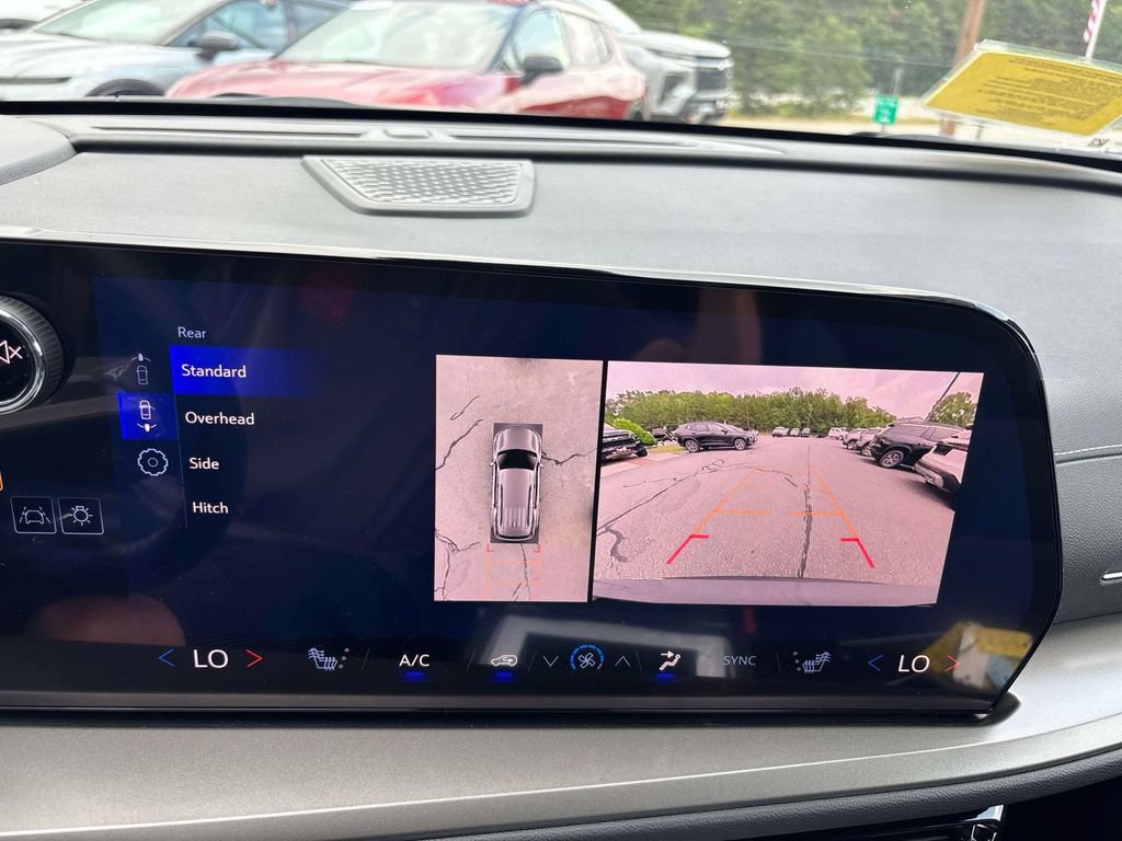 New 2026 Chevrolet Traverse LT w/ Enhanced Driving Package AWD/4WD image 14