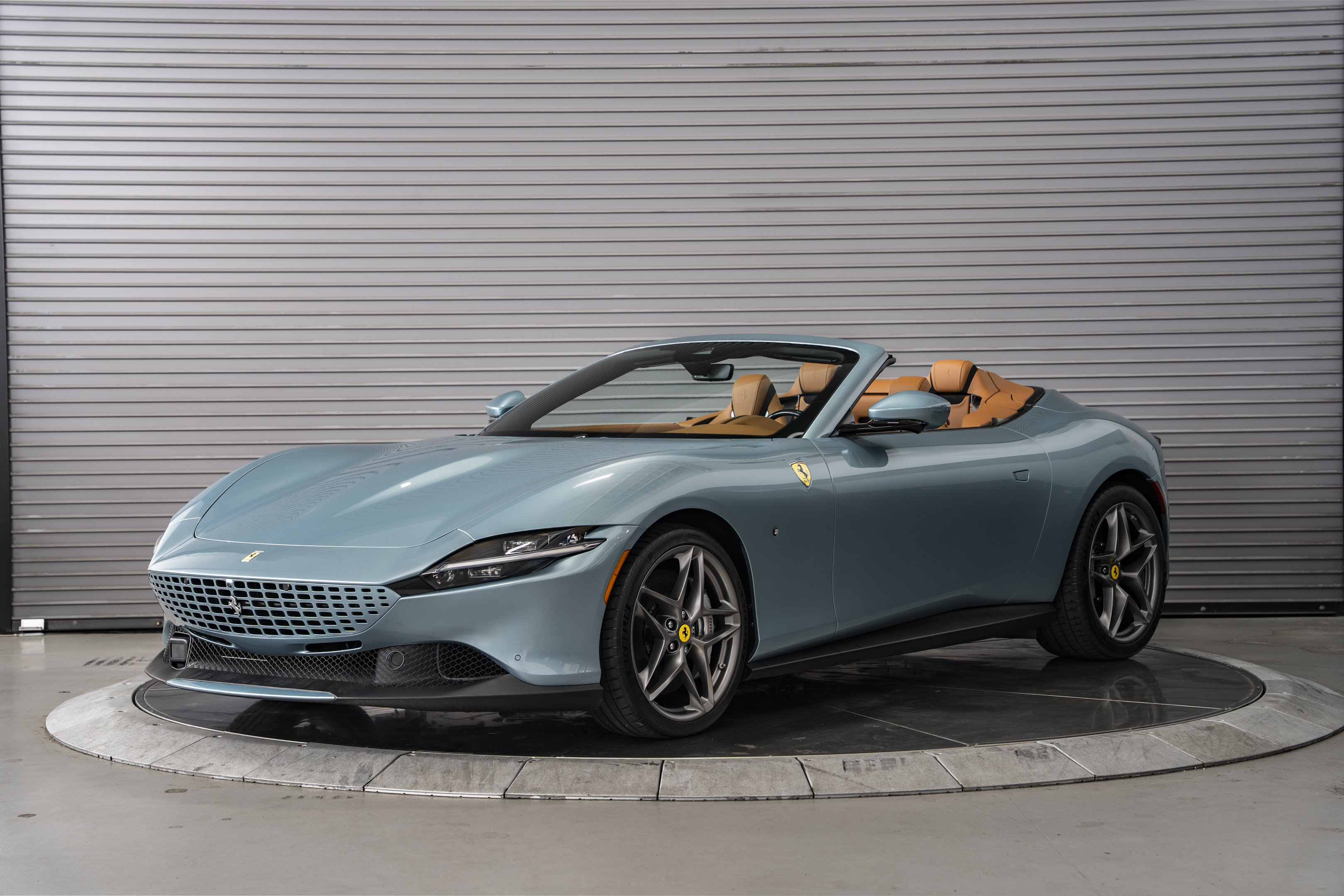 Used 2025 Ferrari Roma Spider RWD image 1