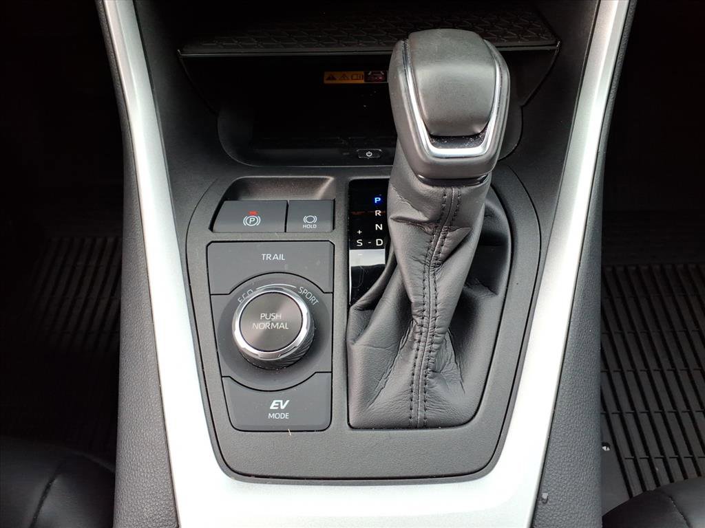 Used 2023 Toyota RAV4 XLE Premium image 25