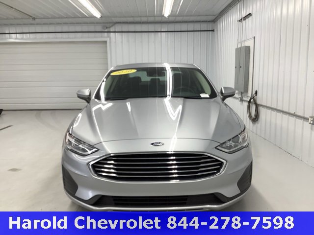 Used 2020 Ford Fusion SE image 2