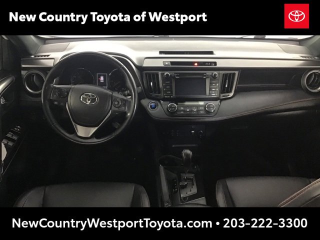 Used 2018 Toyota RAV4 SE image 12