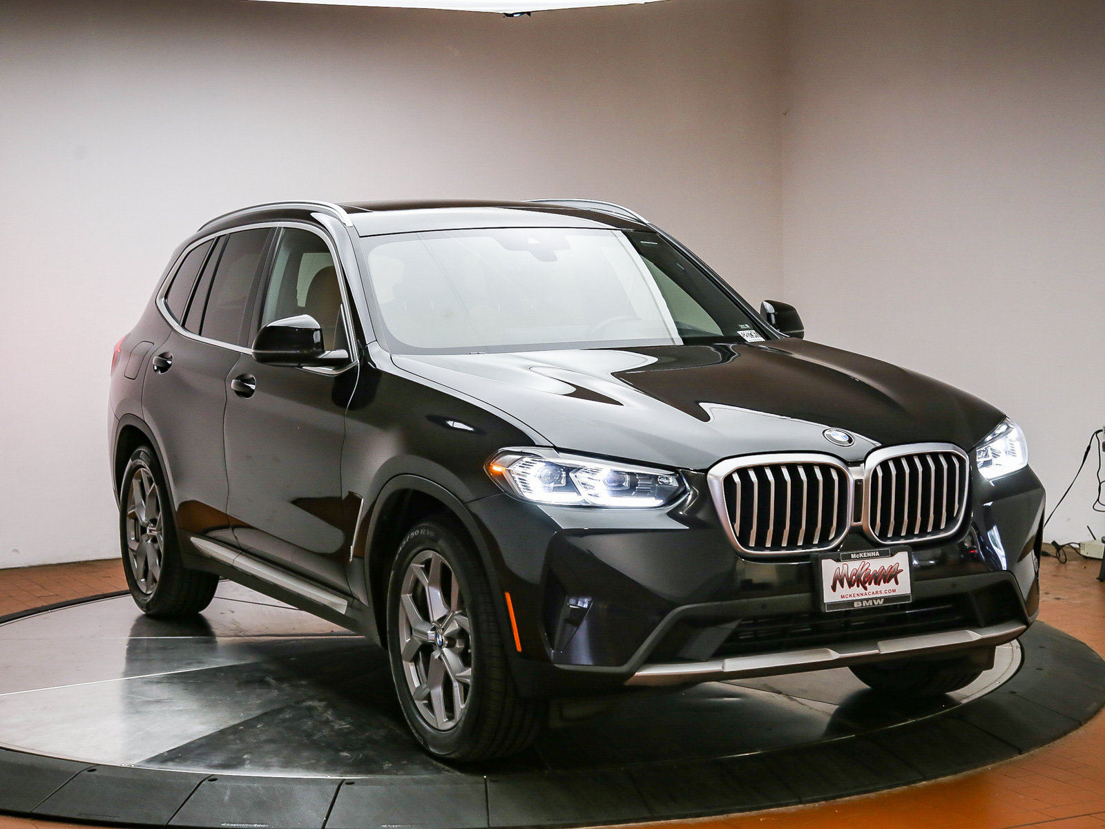 Certified 2024 BMW X3 xDrive30i w/ Premium Package AWD/4WD image 3