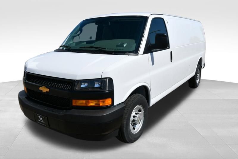 New 2026 Chevrolet Express 2500 Extended w/ Cold Climate Package RWD image 2