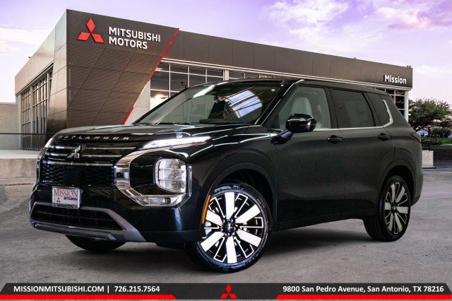 New 2025 Mitsubishi Outlander SE image 1