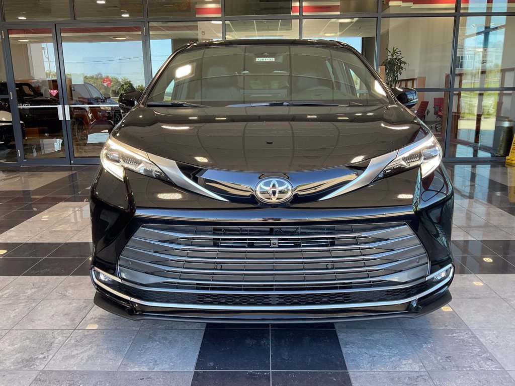 New 2026 Toyota Sienna Platinum AWD/4WD image 2