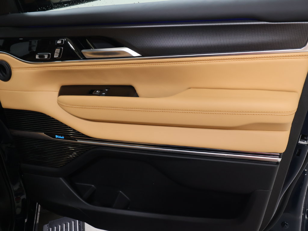 New 2026 Jeep Grand Wagoneer Summit AWD/4WD image 23
