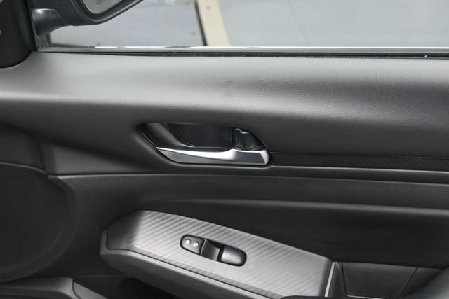 Used 2024 Nissan Altima 2.5 SV FWD image 37