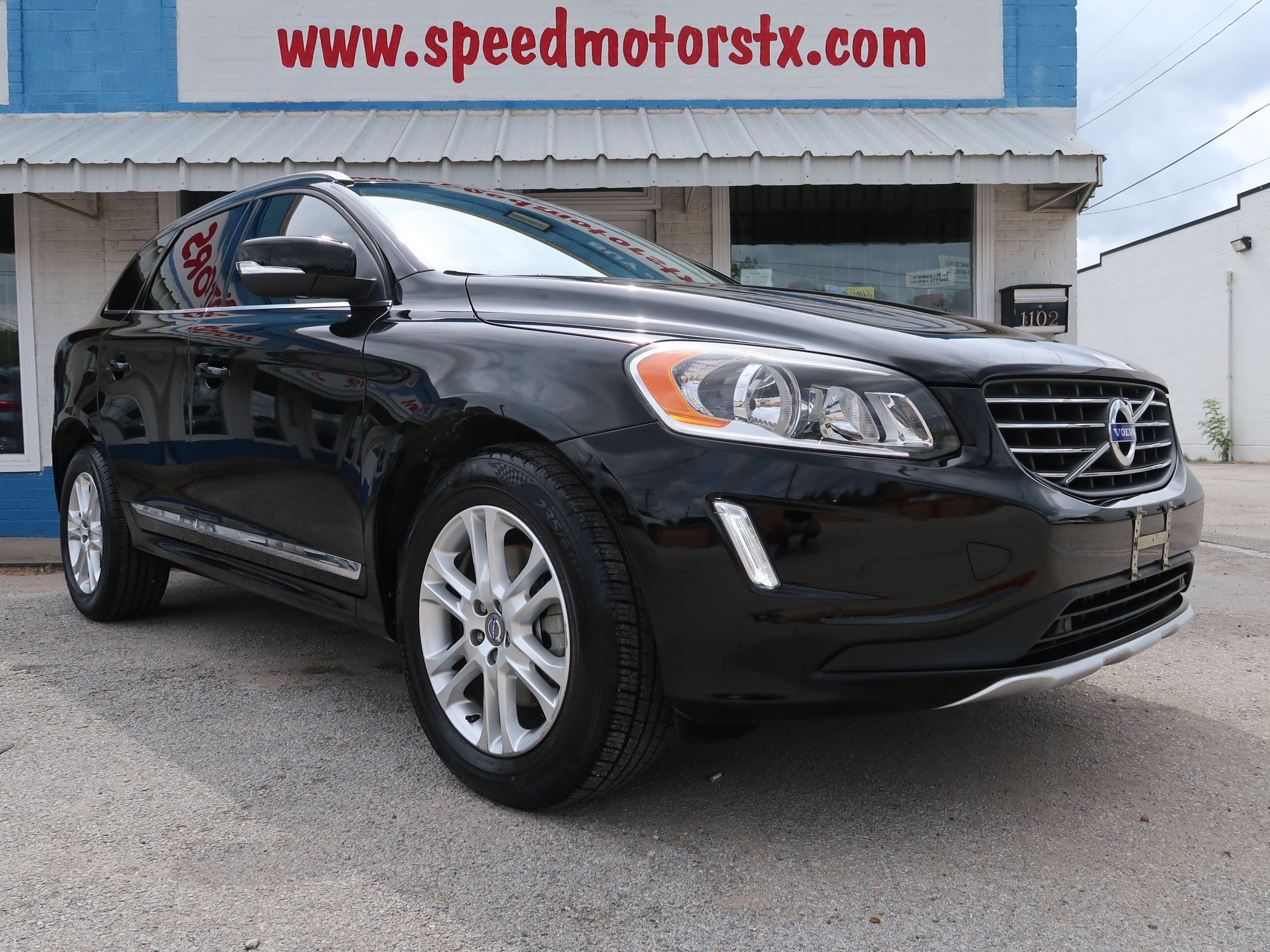 Used 2015 Volvo XC60 T5 Premier w/ Proximity Package FWD image 6