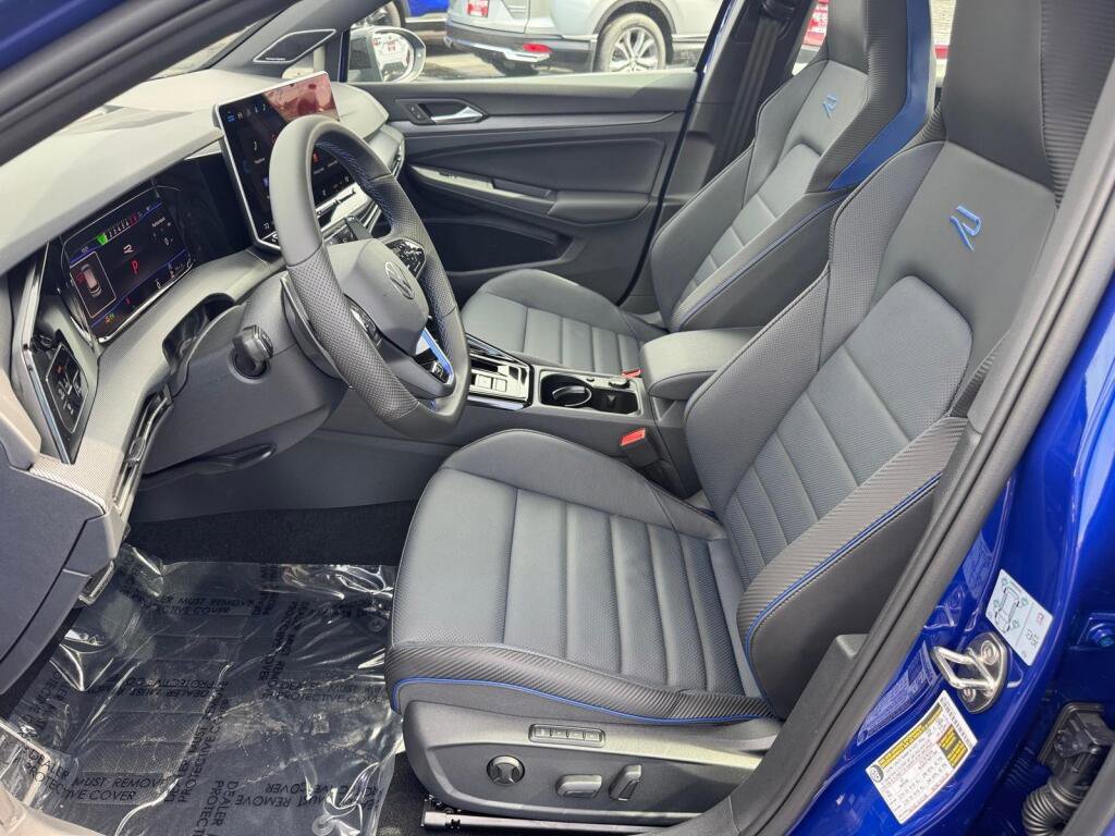 Used 2026 Volkswagen Golf 2.0T image 6