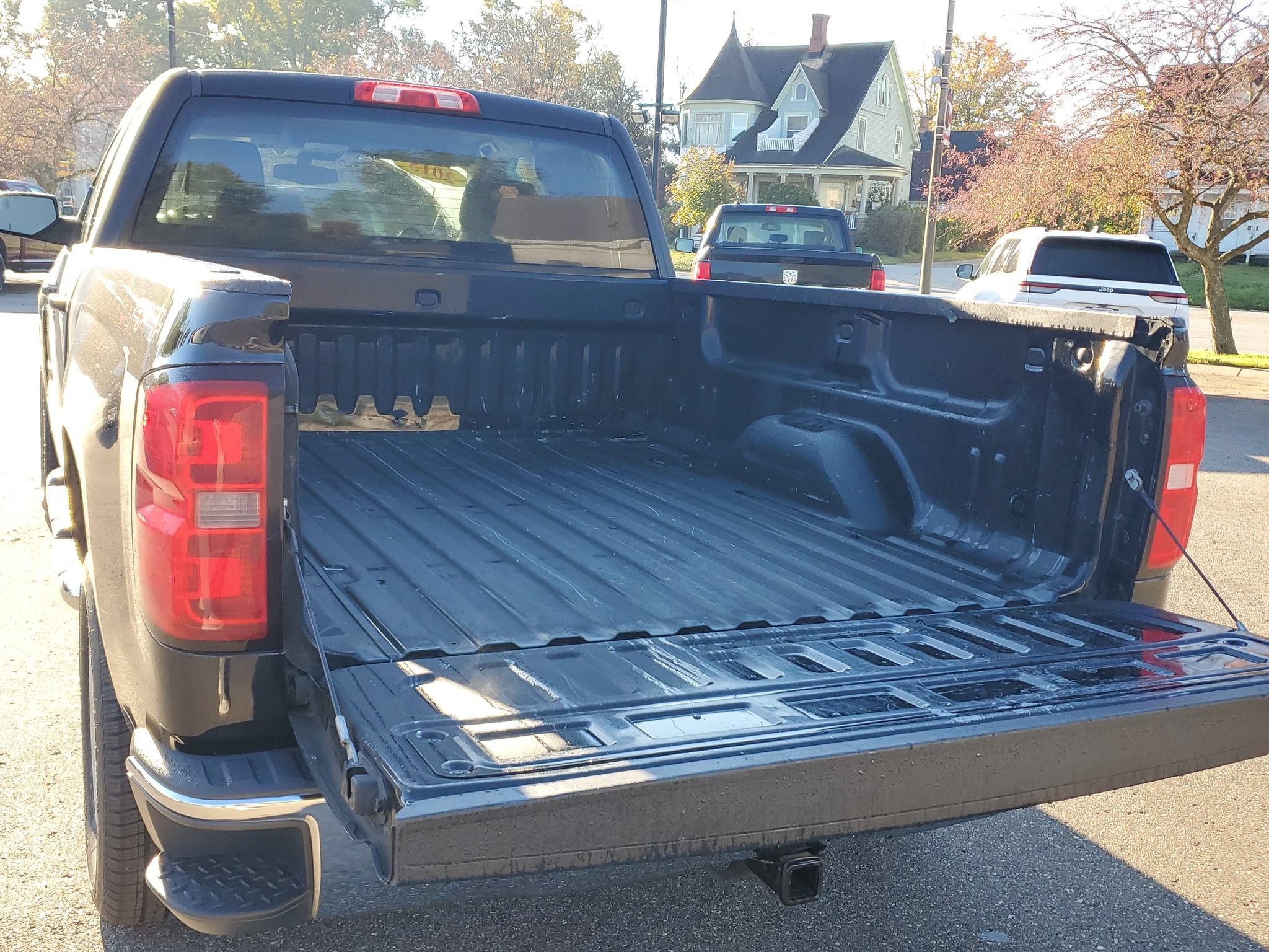Used 2015 Chevrolet Silverado 1500 LT w/ LT Convenience Package AWD/4WD image 8